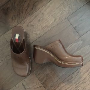 Vintage Tommy Hilfiger Clogs